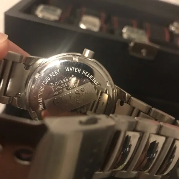 Men’s Guess Steel watch - Picture 4 of 4